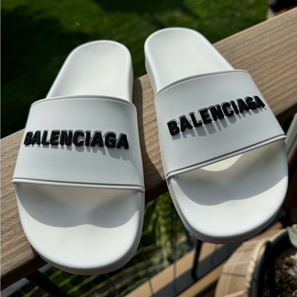 Balenciaga Pool Slides